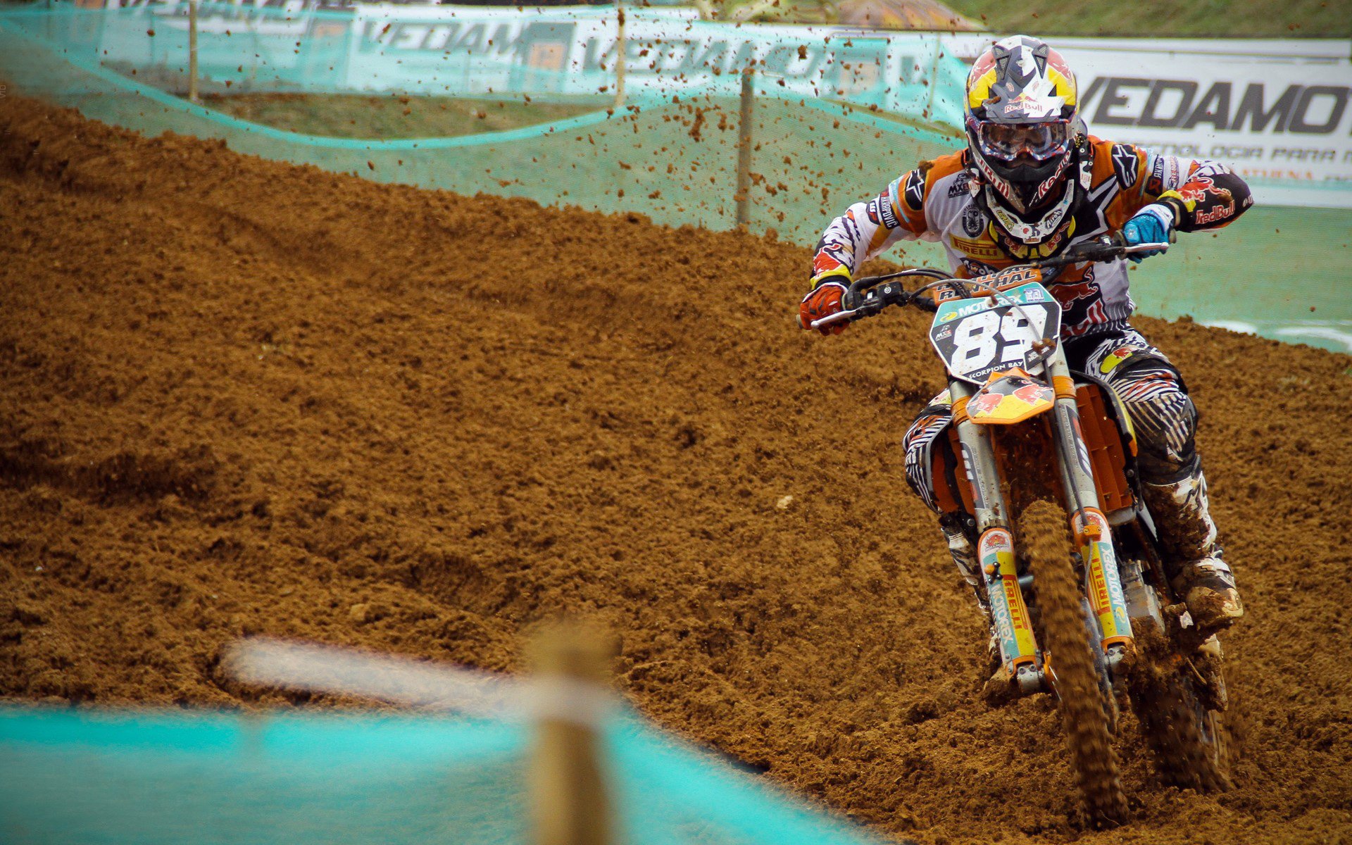 开云官方-巴黎前场逼抢断球直接破门，巴黎遭遇联赛首败